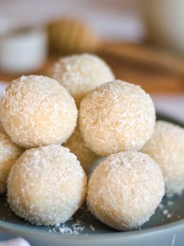 A plate of coconut balls.