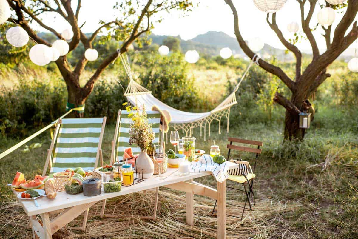 A beautifully decorated picnic table. 